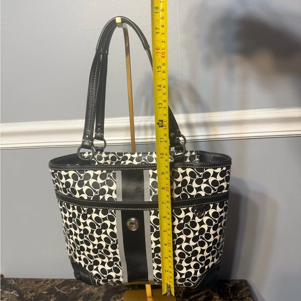 🖤 Coach Chelsea Heritage Stripe Signature Tote F15137 Black White